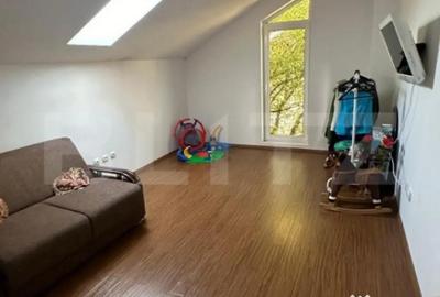 Casă cu 4 camere cu Teren 3400 Mp în Central