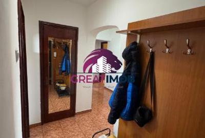 Apartament cu 3 camere decomandat în Pantelimon
