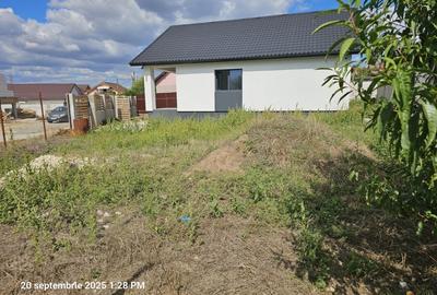 Casă individuală cu 3 camere cu Canalizare în Lumina - 2