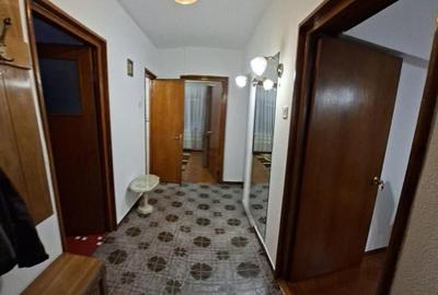 Apartament cu 3 camere, mobilat în 1 Mai - 5