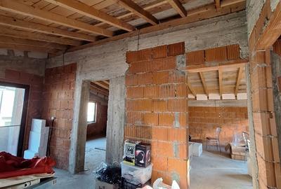 Casă cu 3 camere în Tunari - 3