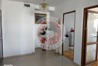 Apartament cu 4 camere semidecomandat în Vitan