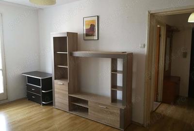 Particular inchiriez ap 2 camere Piata Trapezului stradal - 1