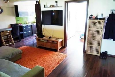 Apartament cu 3 camere semidecomandat, mobilat în Zorilor