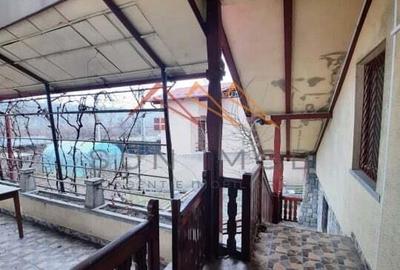 Vila 7 camere, an 1984, garaj, terasa, teren 604 m2, Poiana Campina,PH - 2