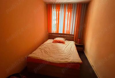 Apartament cu 3 camere semidecomandat în Periferie - 1