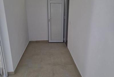 Spațiu comercial, de 83 mp, în Central - 3