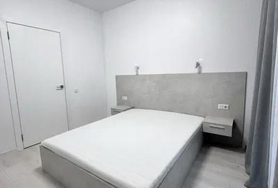 Garsonieră decomandată în Titan