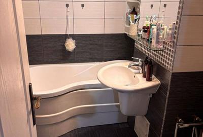 Apartament cu 4 camere decomandat în Traian - 4