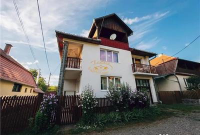 Casă cu 9 camere cu Teren 500 Mp în Praid