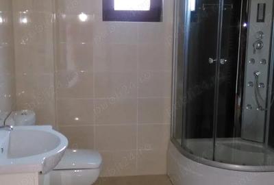 Casă cu 4 camere cu Teren 300 Mp în Central - 3