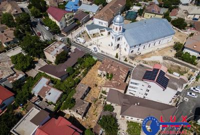 Casă cu 3 camere cu Canalizare în Central - 1
