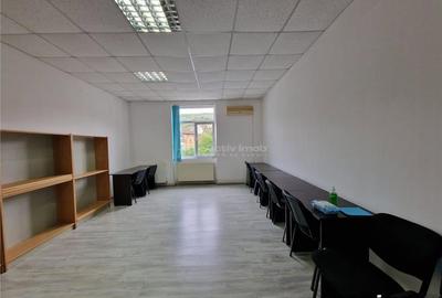 Spațiu comercial, de 24 mp, în Central - 9