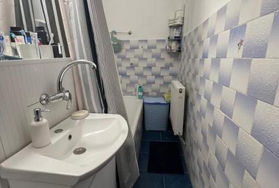 De vânzare – Apartament 2 camere, decomandat, 55 mp, etaj 4/4 – 57500 € negociab De vânzare – Apartament 2 camere, decomandat, 55 mp, etaj 4/4 – 57500 € negociab - 7