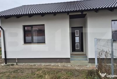 Casă cu 4 camere cu Teren 400 Mp în Vetiș - 8