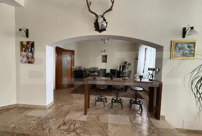 Casă cu 8 camere cu Teren 2759 Mp în Mușcel - 4