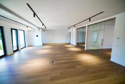 Spațiu comercial, de 100 mp, în Central - 3
