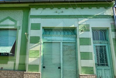 Casă cu 5 camere cu Teren 824 Mp în Central