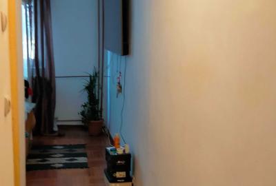 Apartament cu 2 camere decomandat în 9 Mai - 6
