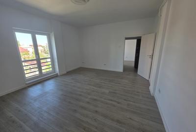 Apartament cu 2 camere decomandat în Baza 3 - 13