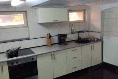 Casa de vinzare cu 2 apartamente - 10