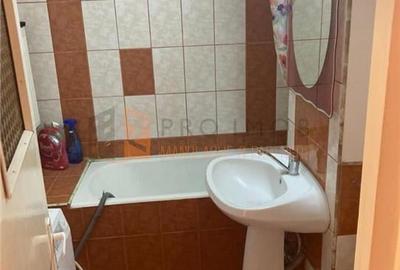 Apartament 3 camere cf 1 semidecomandat zona Micro 3 - 8