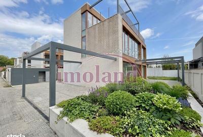 Casă cu 6 camere cu Teren 425 Mp în Central - 1