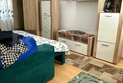 Apartament cu 2 camere decomandat în Tractorul