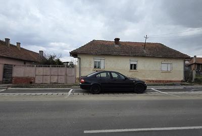 Casă cu Teren 1040 Mp în Central - 1