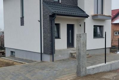 Casă cu 4 camere cu Teren 400 Mp în Central - 11