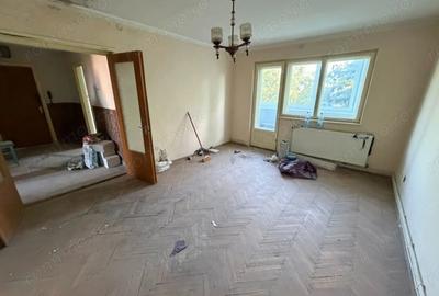 Apartament cu 3 camere decomandat în Central - 1