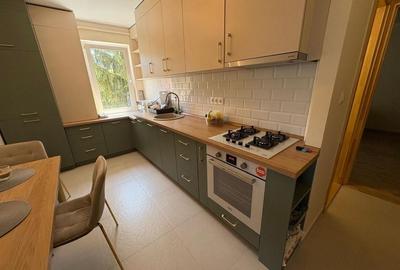 Apartament cu 3 camere decomandat în Cornișa - 6