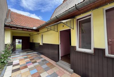 Casă individuală cu 3 camere cu Canalizare în Nord-Est - 1
