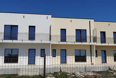 Duplex cu 5 camere cu Canalizare în Buziașului - 1