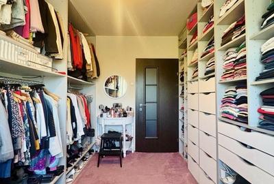 Apartament cu 4 camere decomandat în Răcădău