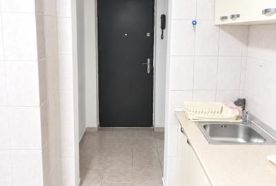 Garsonieră decomandată, mobilată în Brâncoveanu