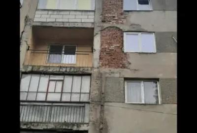 Apartament cu 2 camere decomandat în Exterior Vest