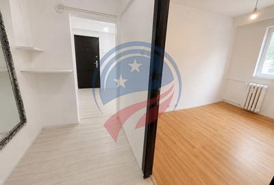 Apartament cu 4 camere decomandat în Central