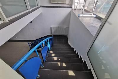 Spațiu comercial, de 163 mp, în Central - 7