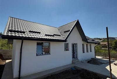 Casă cu 3 camere cu Teren 300 Mp în Bucium