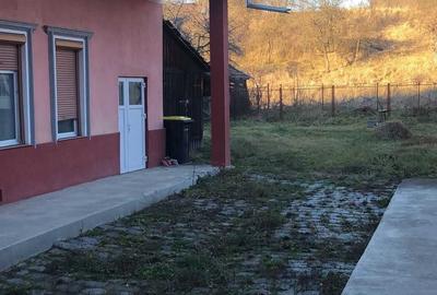 Casă cu 4 camere cu Teren 2000 Mp în Iara