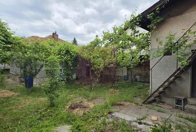 Casă cu 2 camere în Central