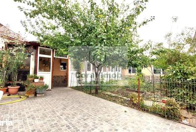 Casă cu 4 camere cu Teren 297 Mp în Dobroești - 1
