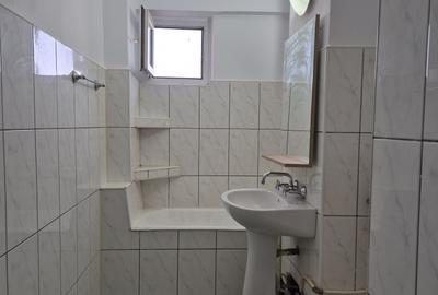 Garsonieră decomandată în Soarelui
