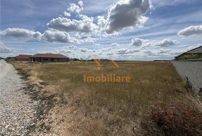 Teren de 3043 mp, în Cihei