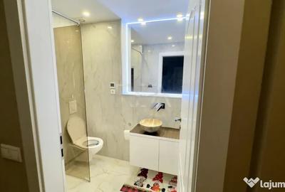 Apartament cu 3 camere semidecomandat în Sisești
