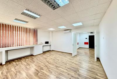 Apartament cu 2 camere semidecomandat în P-ța Sfinții Voievozi