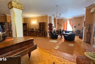 Casă cu 9 camere cu Teren 679 Mp în Cotroceni - 1