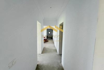 Apartament cu 3 camere decomandat în Moșnița Veche