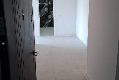 Apartament cu 3 camere decomandat în Kamsas